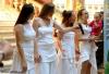 Foto: Zářijová bio módní přehlídka a vystoupení Yellow Sisters v biobavlně
